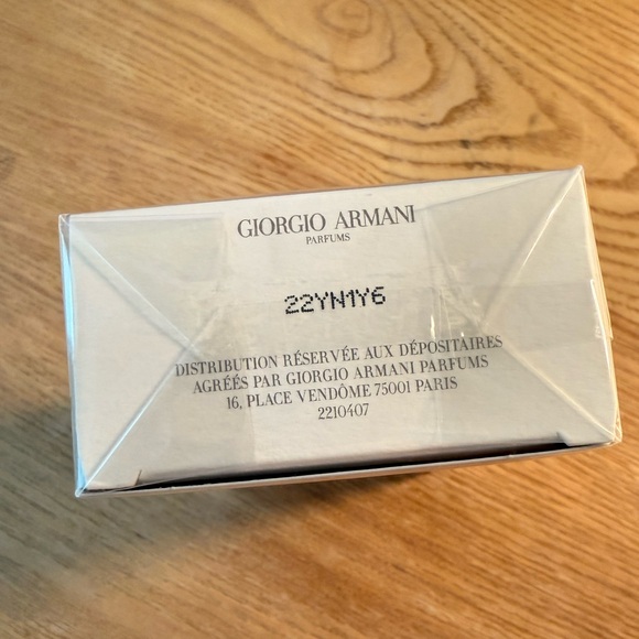 Giorgio Armani After Shave Lotion in Cream Box - Picture 6 of 6